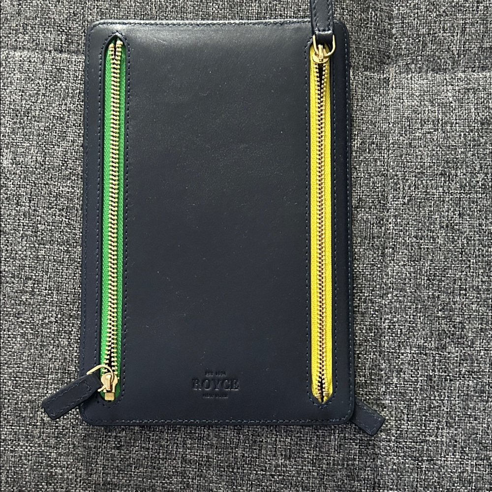 ROYCE New York Leather Organizer with Green and Yellow Zippers